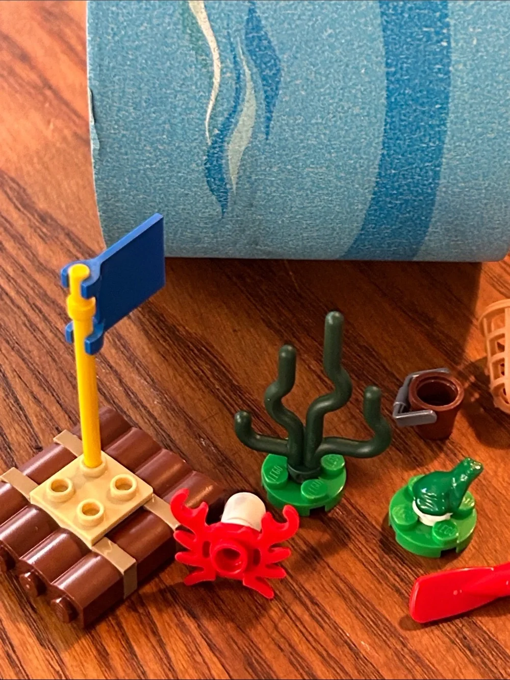 Lego xtra Blue Water Play Accessories Pack with Red Oar and Green Seaweed